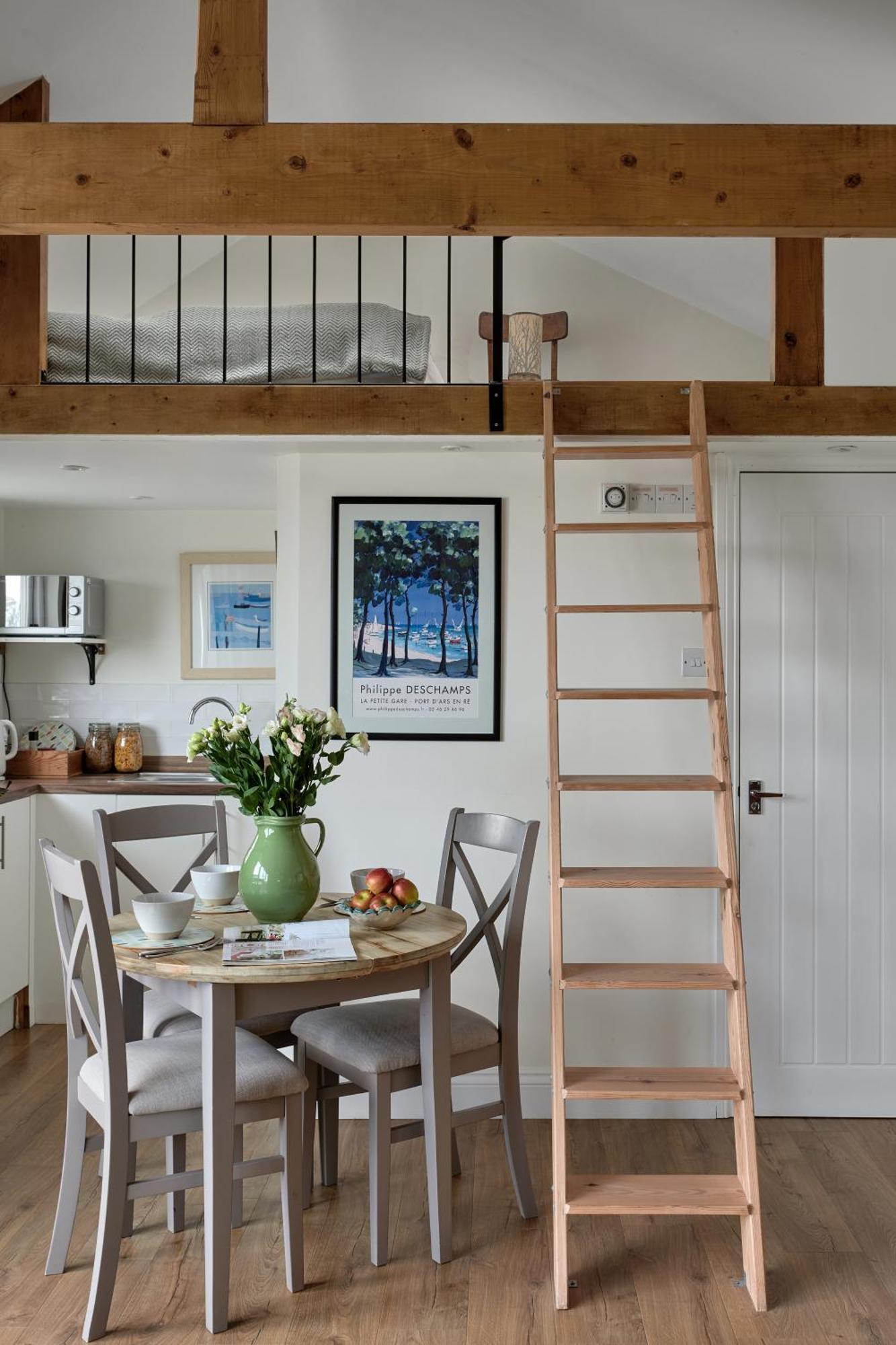 Stunning Cabin With Incredible Views Near Goodwood Rogate エクステリア 写真
