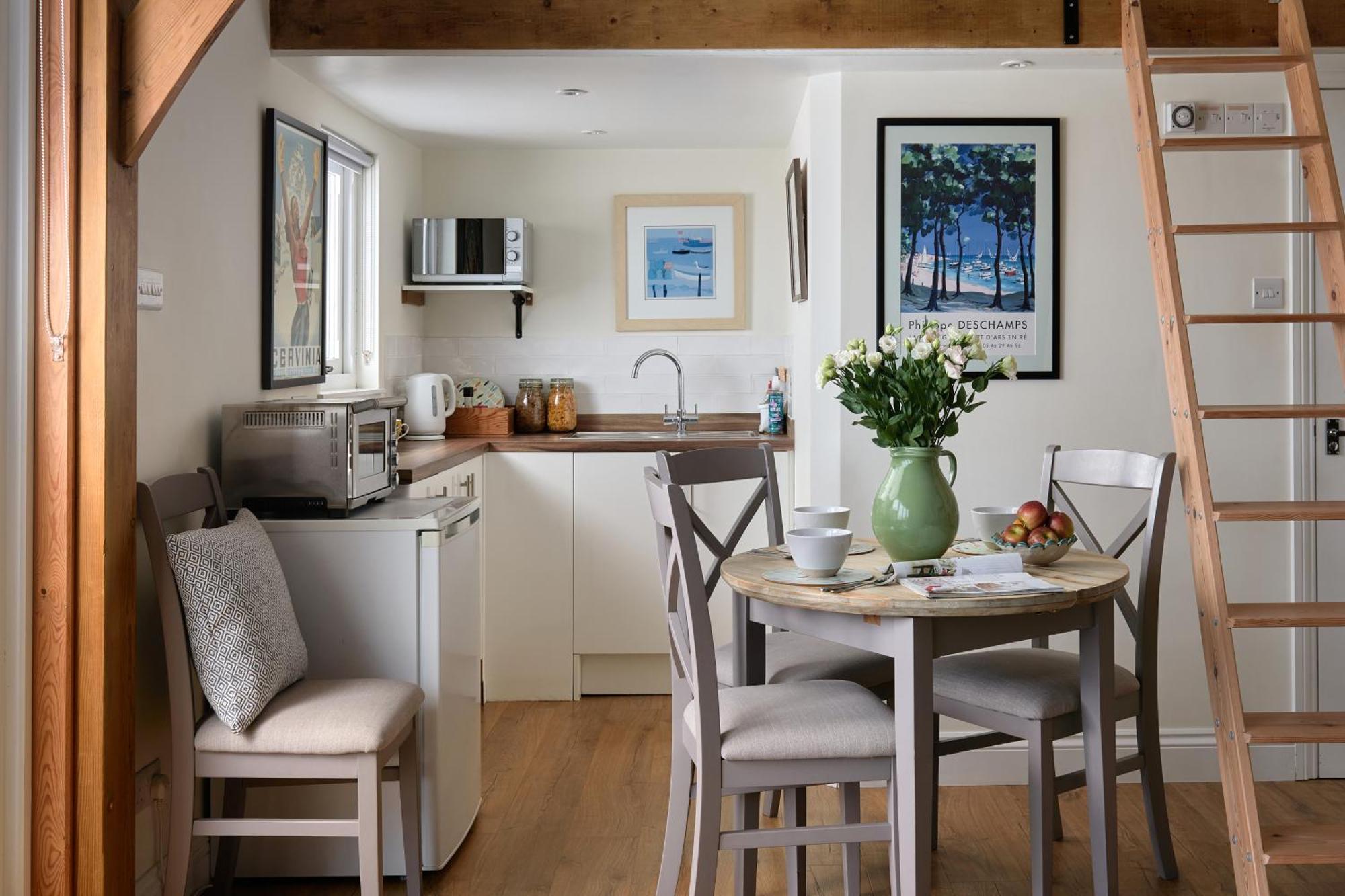 Stunning Cabin With Incredible Views Near Goodwood Rogate エクステリア 写真