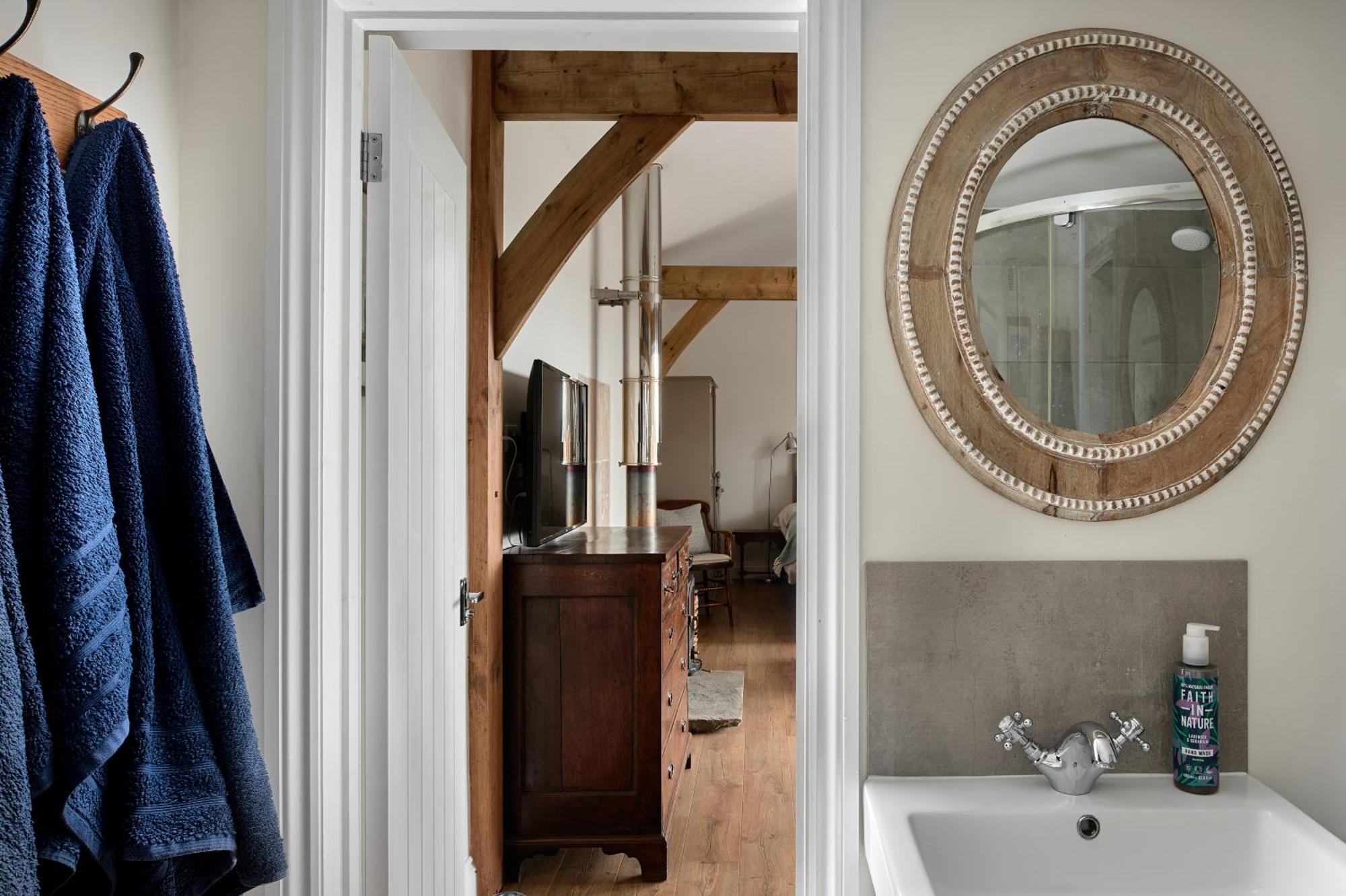 Stunning Cabin With Incredible Views Near Goodwood Rogate エクステリア 写真